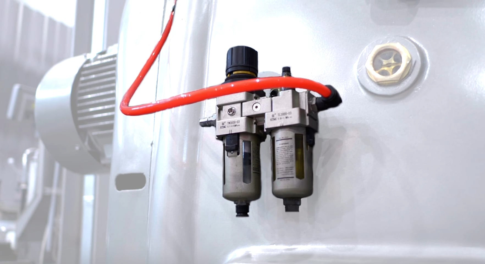 Пневматическая зажимная тяга для ISO50